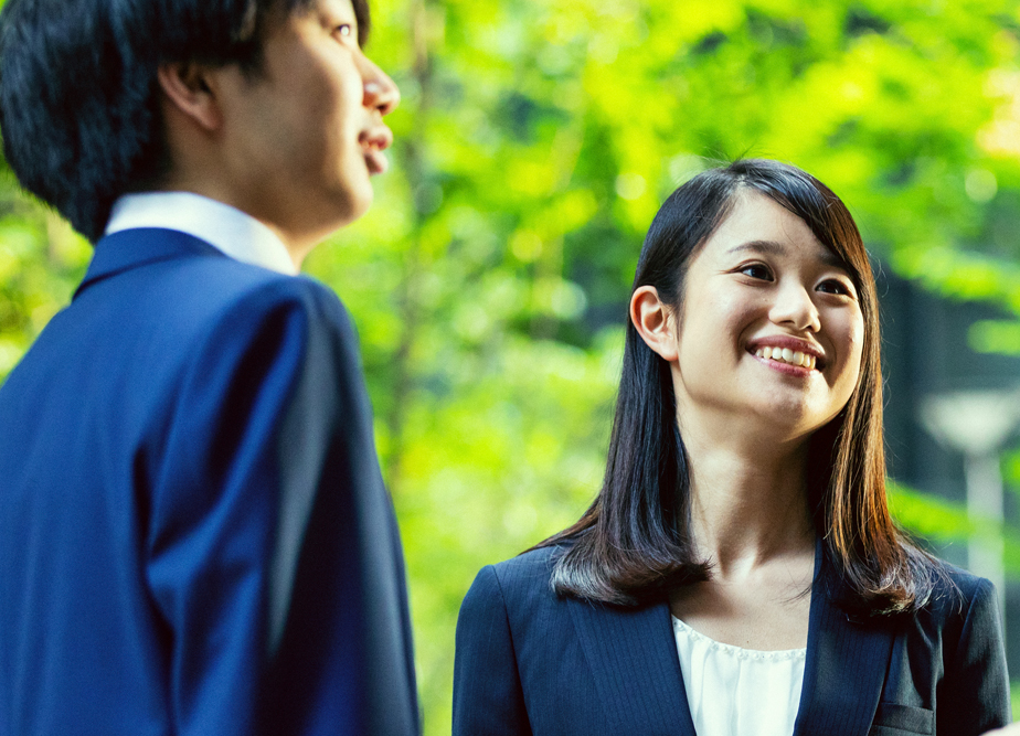 人事執行役員と新入社員による座談会の様子